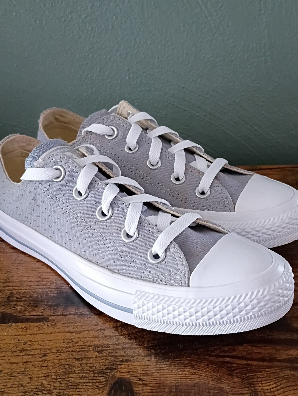 Converse Chuck Taylor All Star Sneakers Women's 6 Gray Low Top Shoes